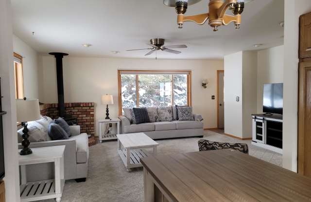 600 Ponderosa Drive Gallery 2
