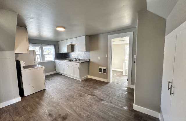 909 E 2nd St photos photos 909 E 2nd St photos photos