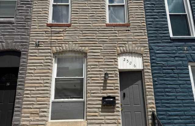 Charming Baltimore Townhouse with Exposed Brick & Modern Upgrades photos photos Charming Baltimore Townhouse with Exposed Brick & Modern Upgrades photos photos
