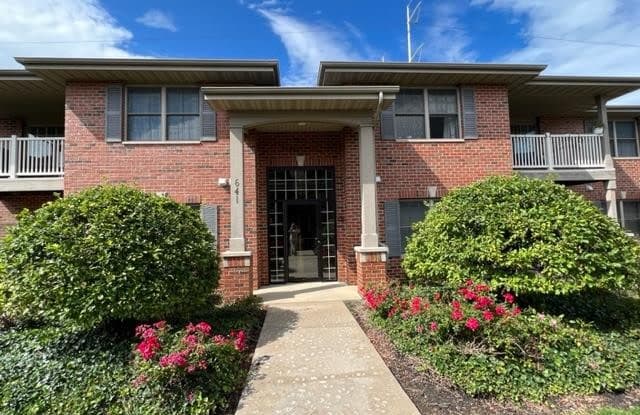 641 Cambridge Court - 641 Cambridge Court, Munster, IN 46321