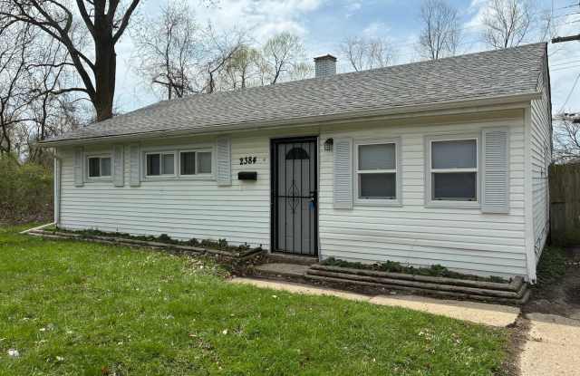 3 Bedroom Home with Fenced Backyard photos photos