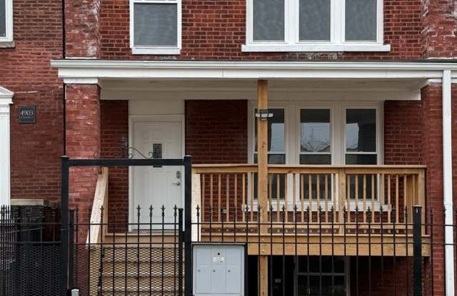 4907 W Walton Street unit: 2 photos photos