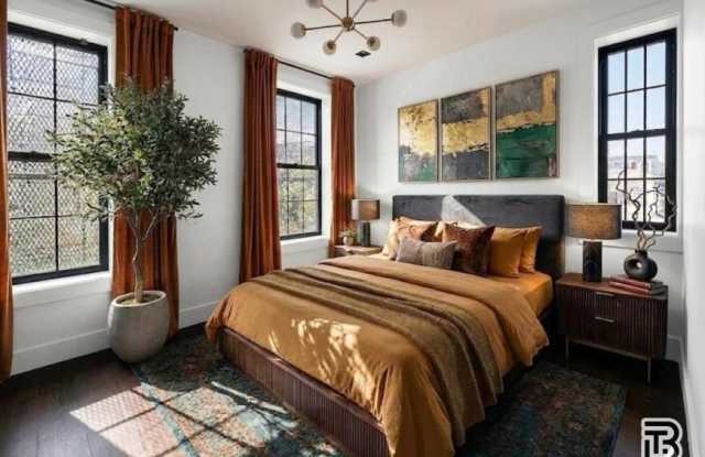 67-02 60th Street Gallery 4