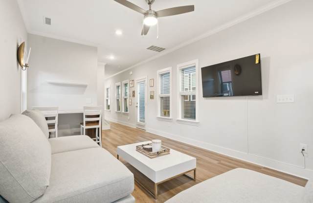 New Furnished 2 Bed/2.5 bath lease only close to downtown, all utilities included! Gallery 3