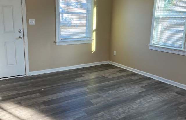 3 bedroom/2 bath unit in Williamsburg Gallery 4