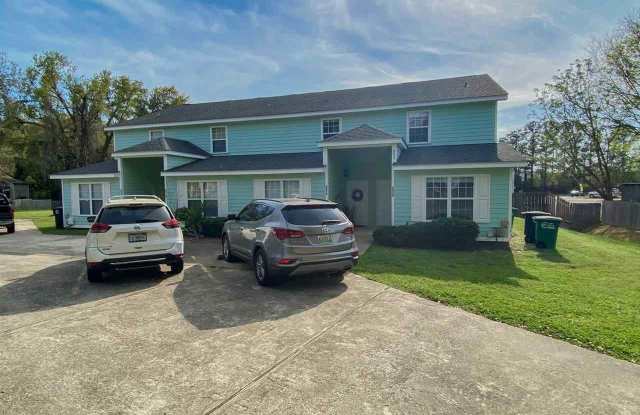 2416 Manzanita Court photos photos