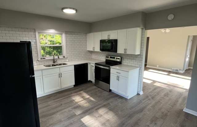 Finished basement! Top to Bottom remodel 3 Bedroom Rental in Moline photos photos