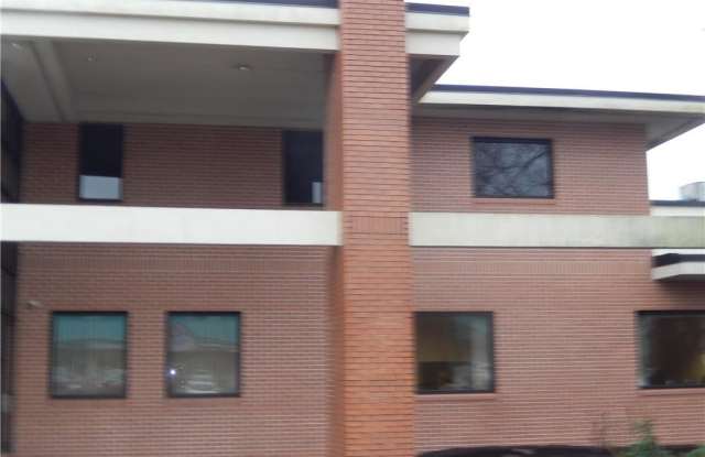 4240 Tilghman Street Gallery 1