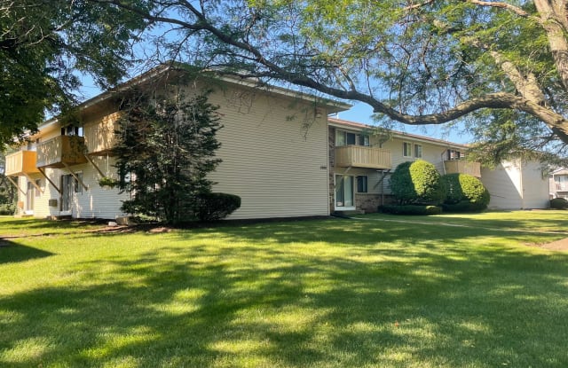 1990 Colony Ct Unit #2 - 1990 Colony Court, Beloit, WI 53511