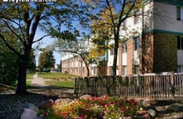 1385 W. Jessamine Ave - 1385 Jessamine Avenue West, St. Paul, MN 55108