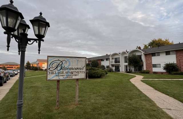 Spacious 2-Bedroom Apartment - 9112 West Dixon Street, Milwaukee, WI 53214