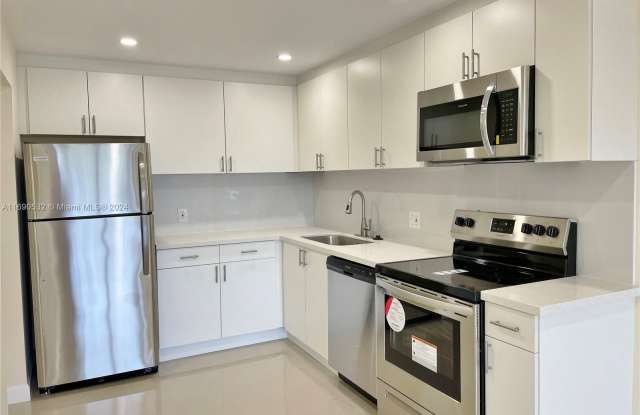 16950 W Dixie Hwy photos photos