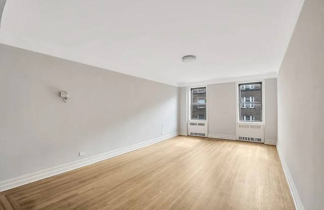 3545 79th St Apt 4M Gallery 4