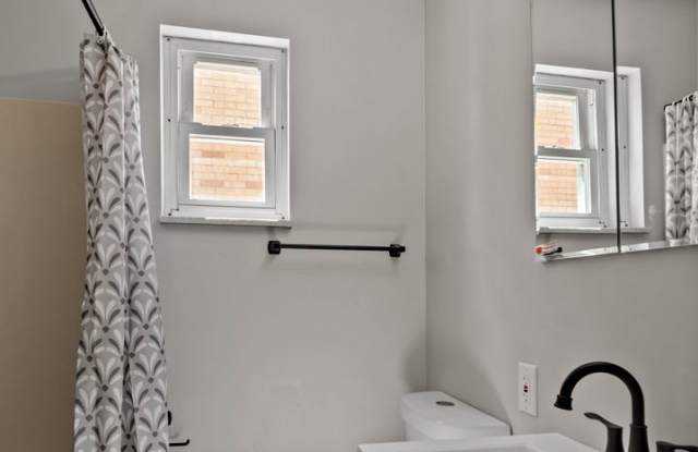 Gorgeous 3 bedroom home in Brookline available now! Gallery 3