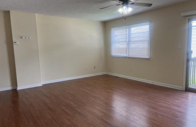 206 Stonegate Circle Gallery 4