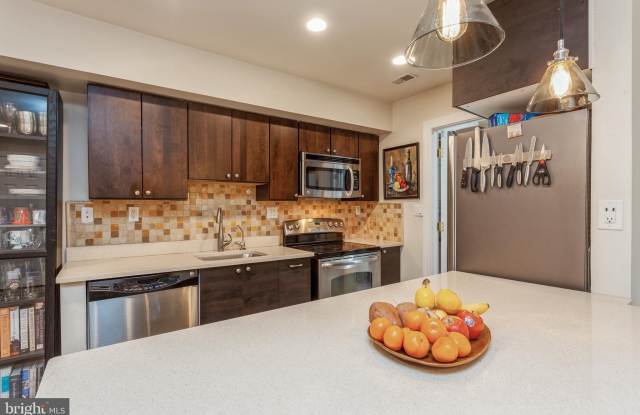 304 Q Street NW unit: 1 photos photos
