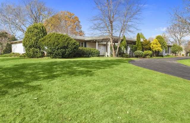 1910 South Ridge Road Gallery 3