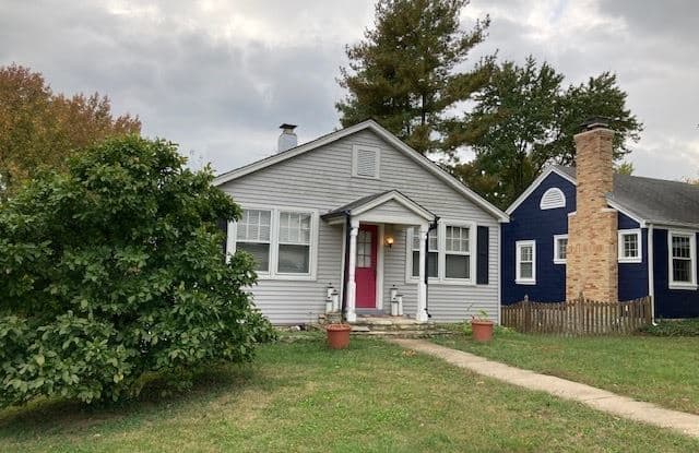 9106 Old Bonhomme Rd - 9106 Old Bonhomme Road, Olivette, MO 63132