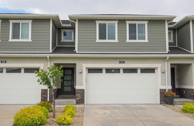3 Bedroom, 2.5 Bathroom Riverton Town Home photos photos