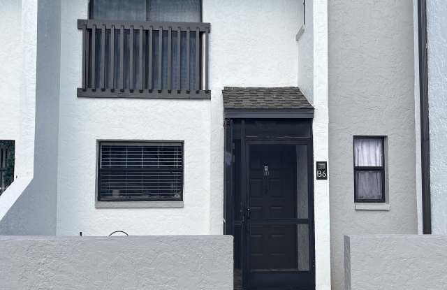 2000 Forrest Nelson Blvd. photos photos