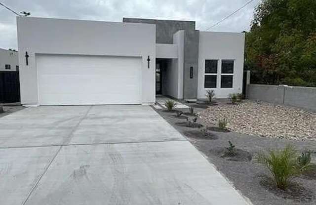 2826 N 28TH Place photos photos 2826 N 28TH Place photos photos