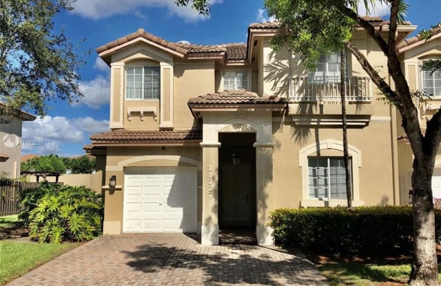 11337 NW 73rd Ter - 11337 Northwest 73rd Terrace, Doral, FL 33178