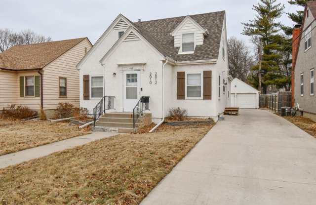Stylish Furnished Duplex with Modern Finishes and Garage!  Short-Term Available! photos photos