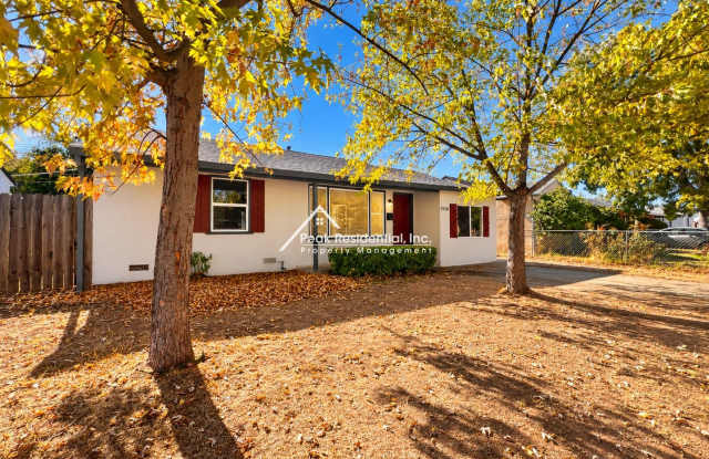 Wonderful Updated 3bd/1ba Home with Large Backyard Gallery 3