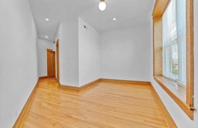 3406 North Sheffield Ave. Gallery 4