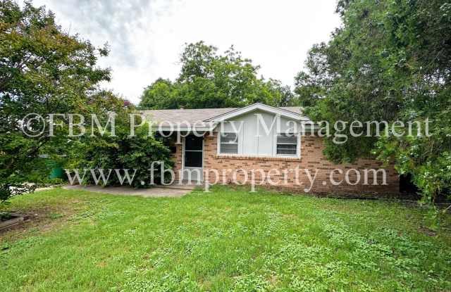 322 Coleman - Spacious 3 Bedroom, 1 Bathroom Home in Waxahachie, TX! - 322 Coleman Street, Waxahachie, TX 75165