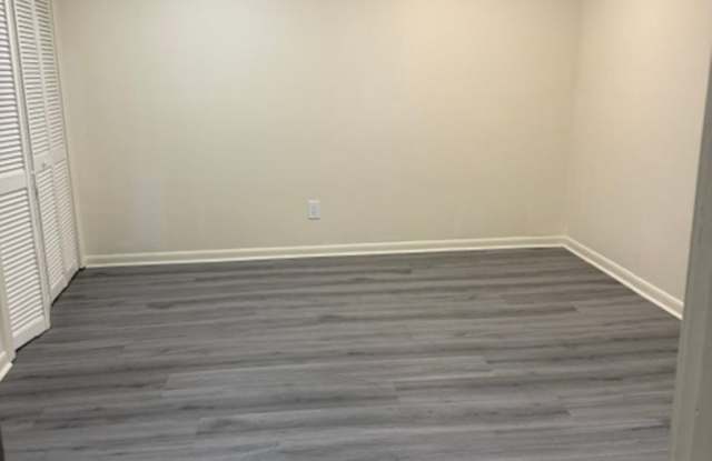 3342 Lodge Overlook - BEAUTIFUL LAKE HOME FOR RENT Gallery 4