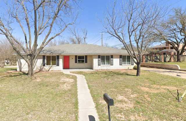 605 South Ridgeway Drive Gallery 2