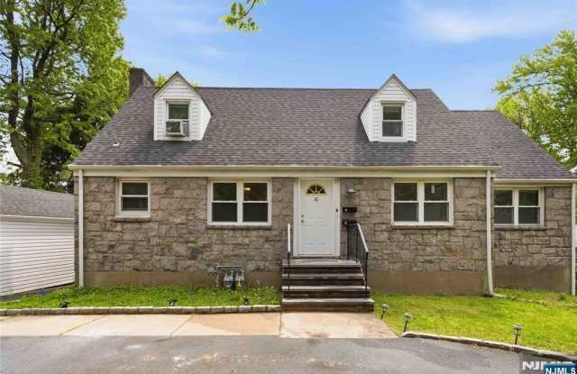 86 N Farview Avenue - 86 North Farview Avenue, Paramus, NJ 07652 86 N Farview Avenue - 86 North Farview Avenue, Paramus, NJ 07652