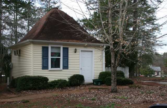 Adorable Studio Cottage in Central photos photos