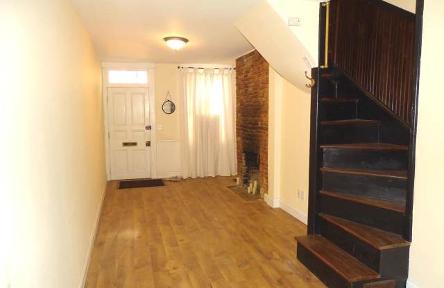 922 TYSON STREET Gallery 2