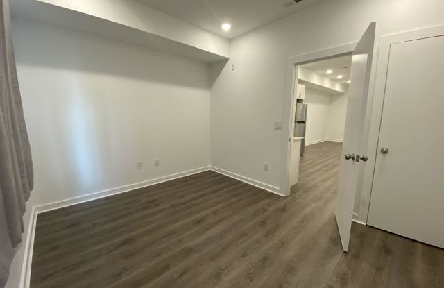 4936 West Thompson Street - 2 Gallery 4
