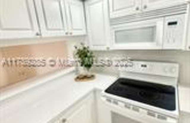 984 West 40th Street photos photos