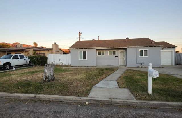 Beautiful remodel 3 bed 2 bath house Gallery 1