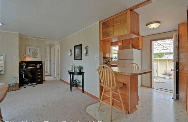 24307 57th Ave. W. Gallery 3