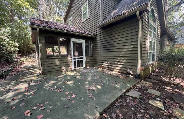 Spacious 3-Bedroom Home with Gas Fireplace & Attached 2-Car Garage Gallery 4