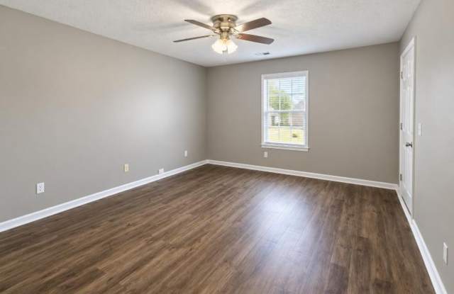 3 Bed 2 Bath Ranch home located close to post! Gallery 3