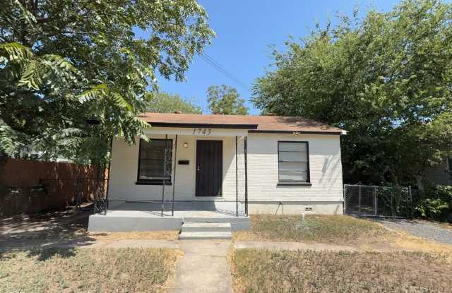 Charming 3-Bedroom Home with Hardwood Floors & Private Fenced Yard photos photos Charming 3-Bedroom Home with Hardwood Floors & Private Fenced Yard photos photos