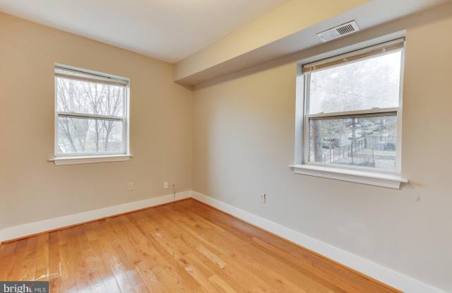 61 FORRESTER Street SW Gallery 2