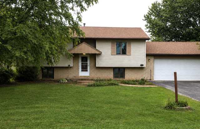 Charming 3-Bedroom Home with Attached Garage in Orion! photos photos Charming 3-Bedroom Home with Attached Garage in Orion! photos photos