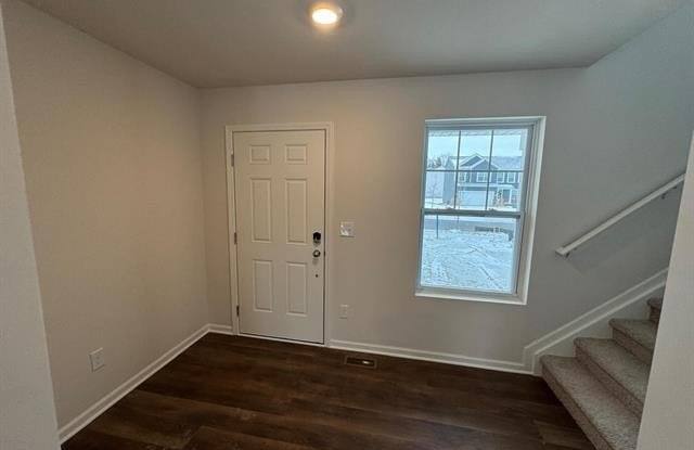 581 VILLAGE POINT Circle Gallery 2