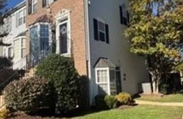 1228 ROCKLAND Court Gallery 1