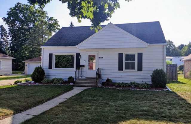 2113 North Division Street Gallery 1