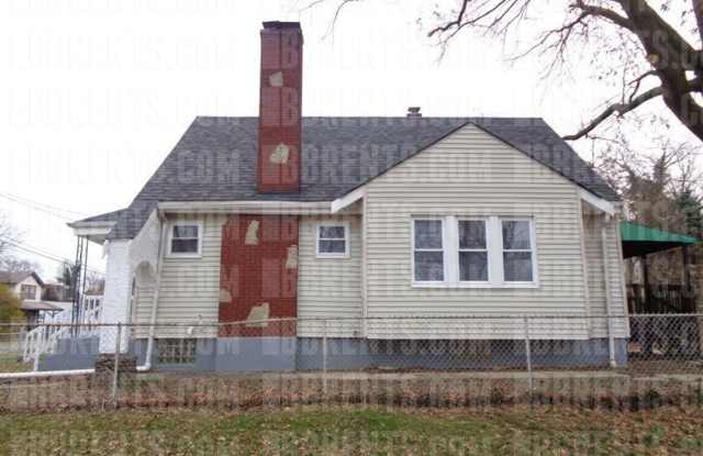 4135 Talbert Street, Gallery 2