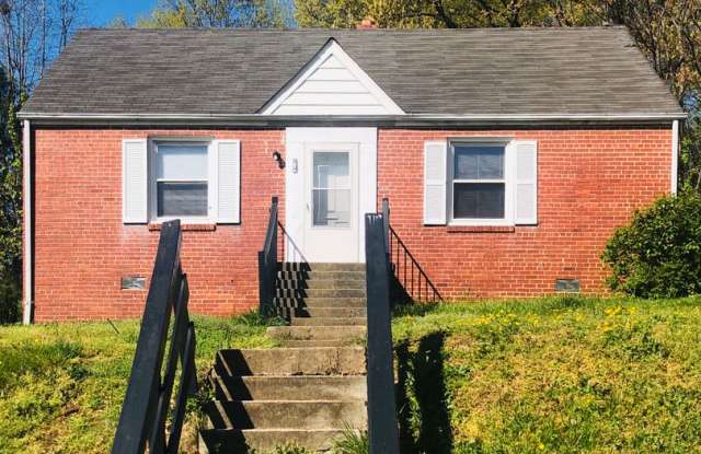 Adorable 3 bdrm/1bath House with Huge Backyard! photos photos