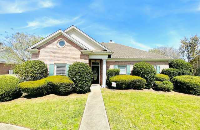 ** 4 bed 2.5 bath located in Sturbridge includes monthly pool service and chemicals ** Call 334-366-9198 to schedule a self tour photos photos